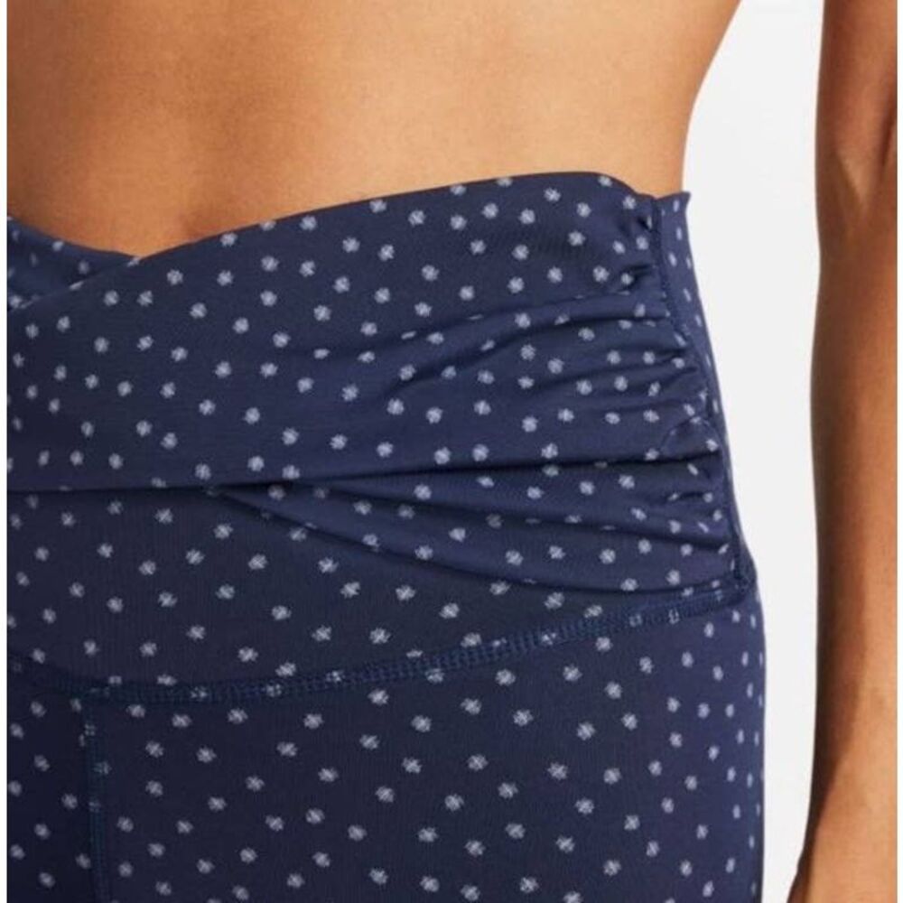 Nike Women's Dots Twist 7/8 Yoga Athletic Leggings Blue Size XS NWT - Picture 2 of 8